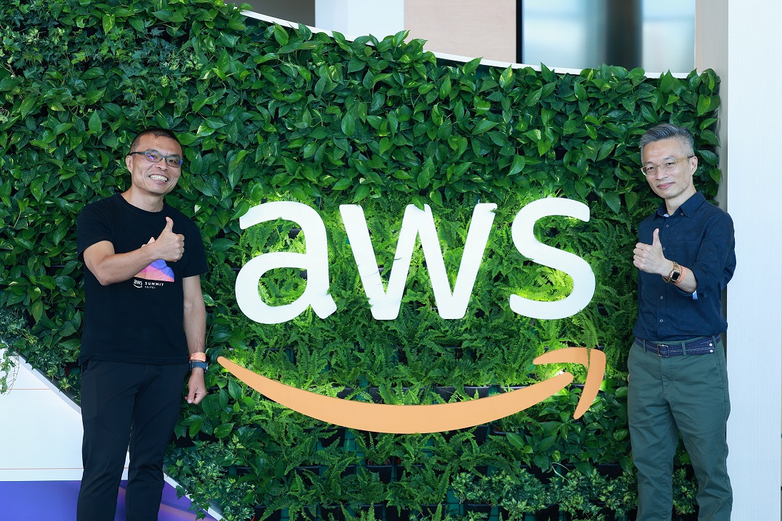 圖_木荷科技跟進遠距辦公趨勢,利用 AWS 的雲端桌面虛擬化服務 Amazon WorkSpaces 創建安全的遠距辦公解決方案。(左為 AWS 台灣暨香港專業解決方案架構師經理楊仲豪、右為木荷科技總經理陳凌旭) 圖_木荷科技跟進遠距辦公趨勢,利用 AWS 的雲端桌面虛擬化服務 Amazon WorkSpaces 創建安全的遠距辦公解決方案。(左為 AWS 台灣暨香港專業解決方案架構師經理楊仲豪、右為木荷科技總經理陳凌旭)