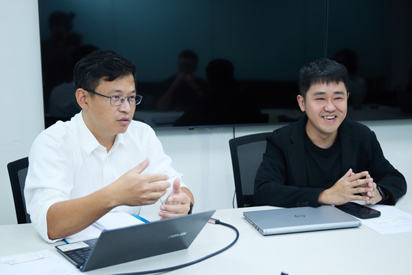 萬達寵物集團 AC Chen陳俊頴 協理、Eric Deng 鄧奇繕 資深經理 萬達寵物集團 AC Chen陳俊頴 協理、Eric Deng 鄧奇繕 資深經理